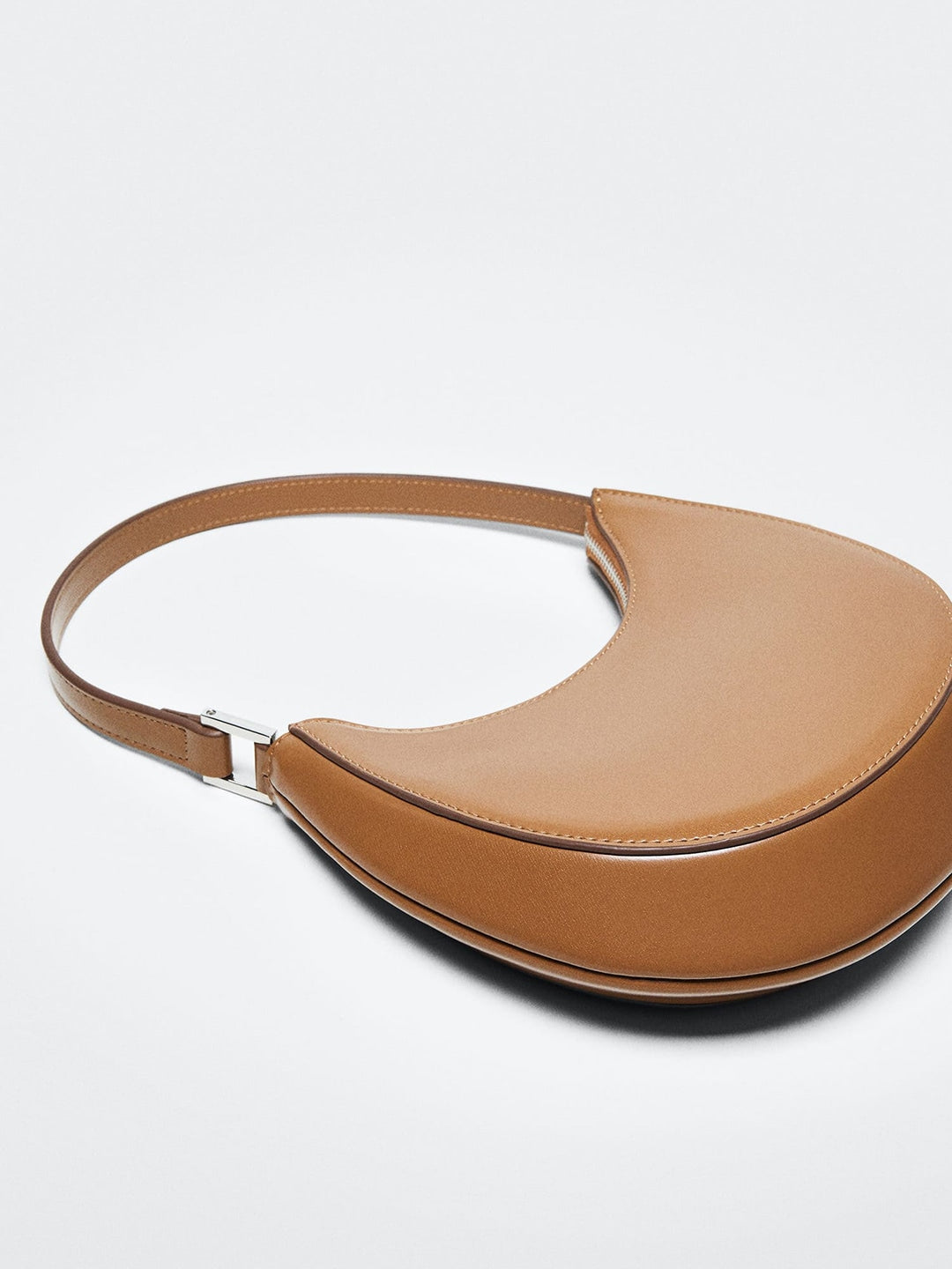Half Moon Style Baguette Bag MANGO Brown
