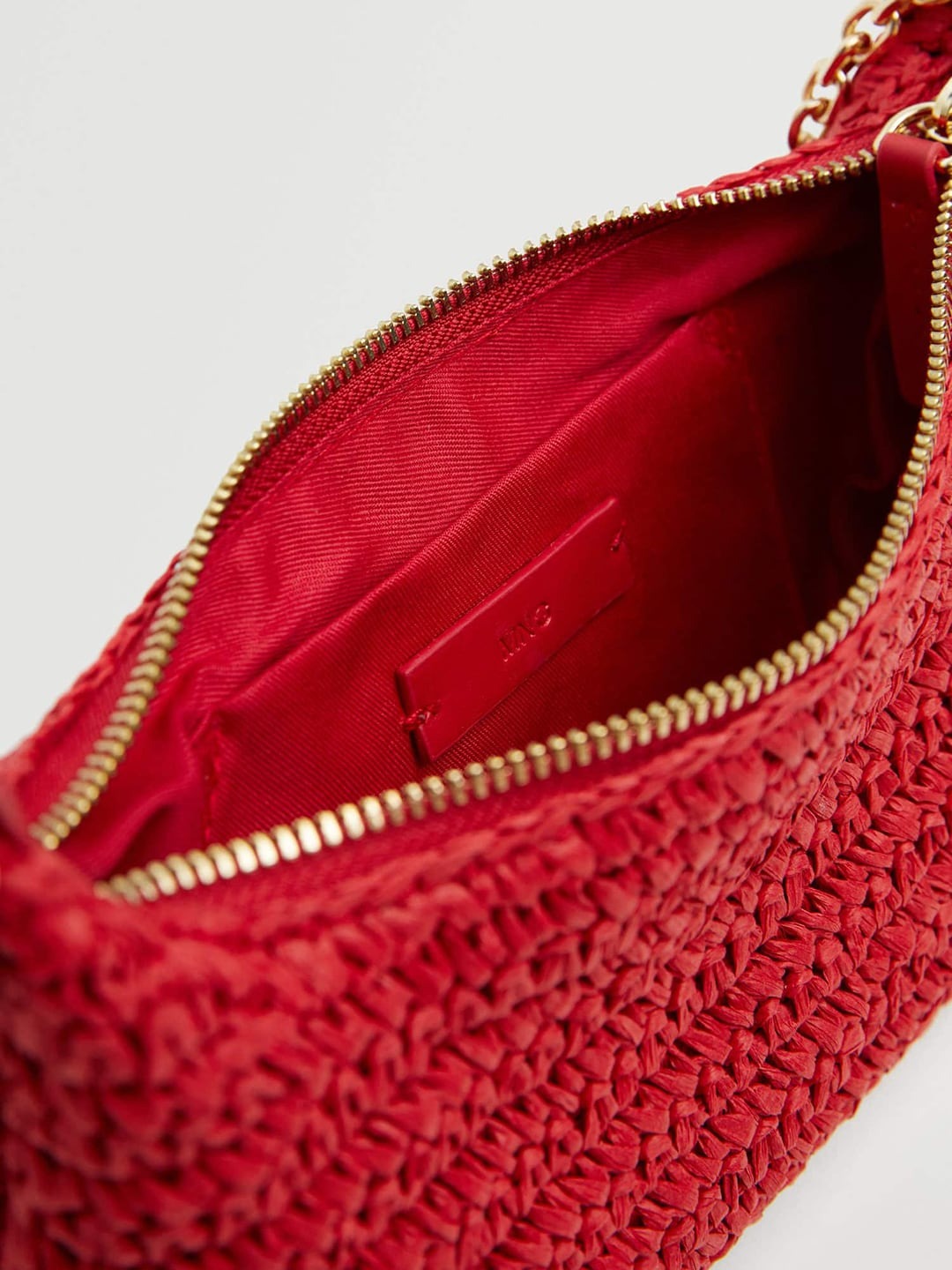 7d9205fc-6fa9-4d92-a8b3-bc8d2c56ec0c1668427429217-MANGO-Women-Rust-Red-Structured-Raffia-Shoulder-Bag-54116684-4