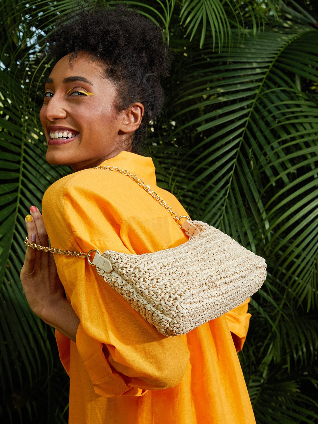 fdde8920-c1f1-4e7d-af9a-dfe771e075261668427395170-MANGO-Beige-Basket-Woven-Design-Structured-Baguette-Shoulder-1