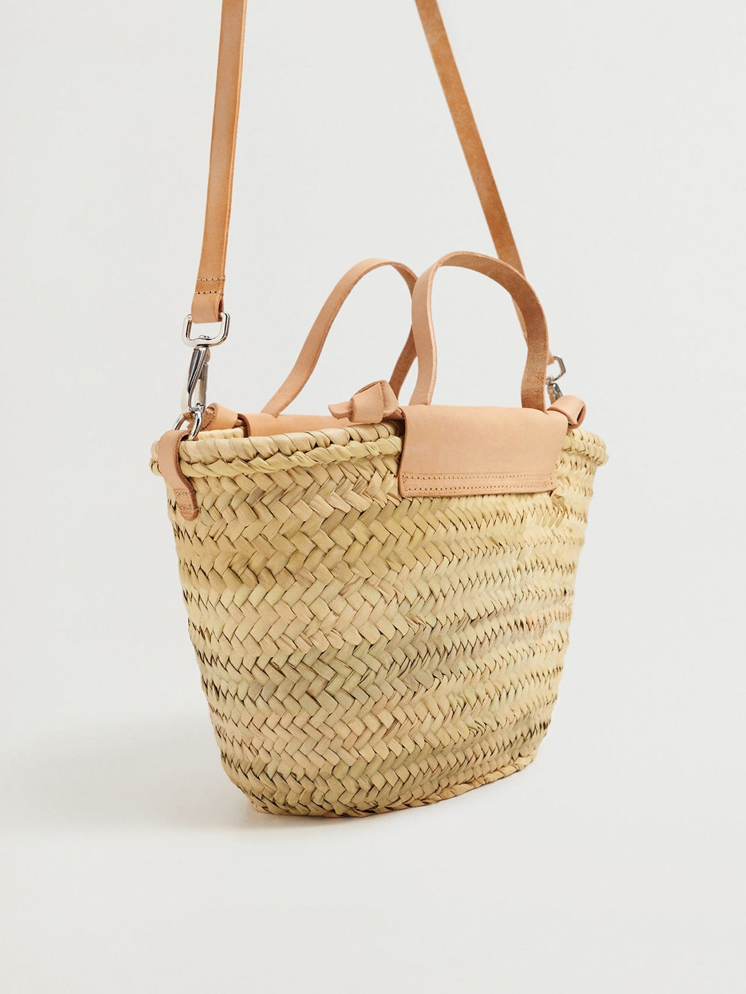 22682fc9-d80a-48ec-9840-71f80fc9ab151631524756039-MANGO-Beige-Basket-Weave-Textured-Handcrafted-Sustainable-Ha-3 Beige